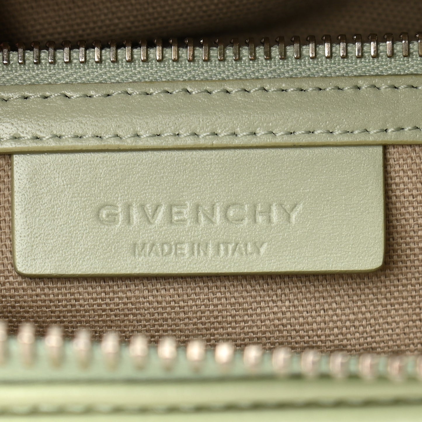 Shiny Lord Calfskin Medium Antigona Aqua Green