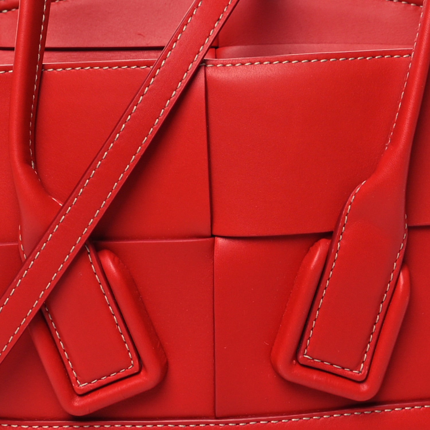 Bottega Veneta Calfskin Mini Maxi Intrecciato Arco Nail Polish 7 of 9