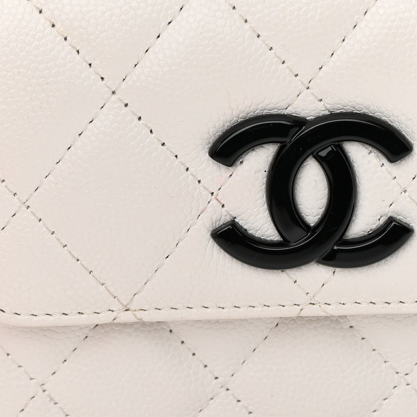 Caviar Quilted My Everything Belt Flap Card Holder White