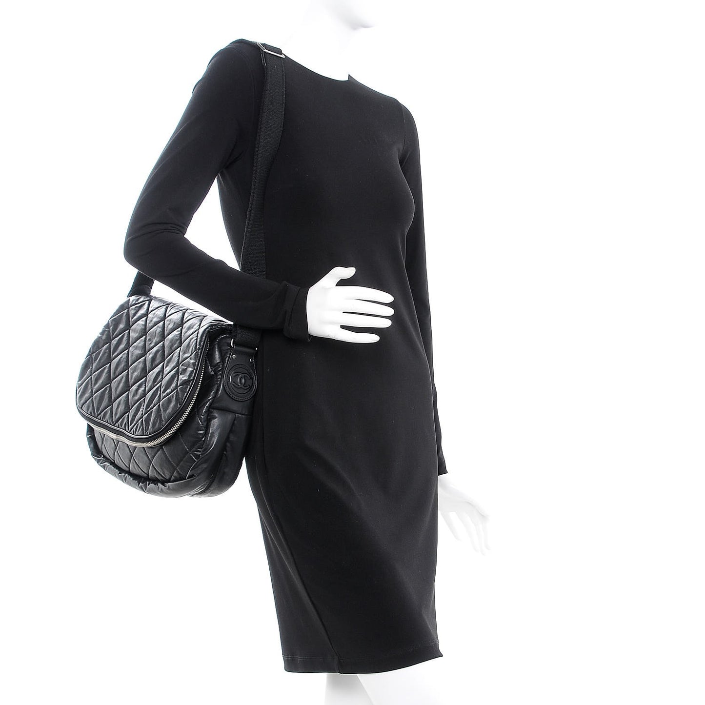 Coated Canvas Quilted Expandable Messenger Black