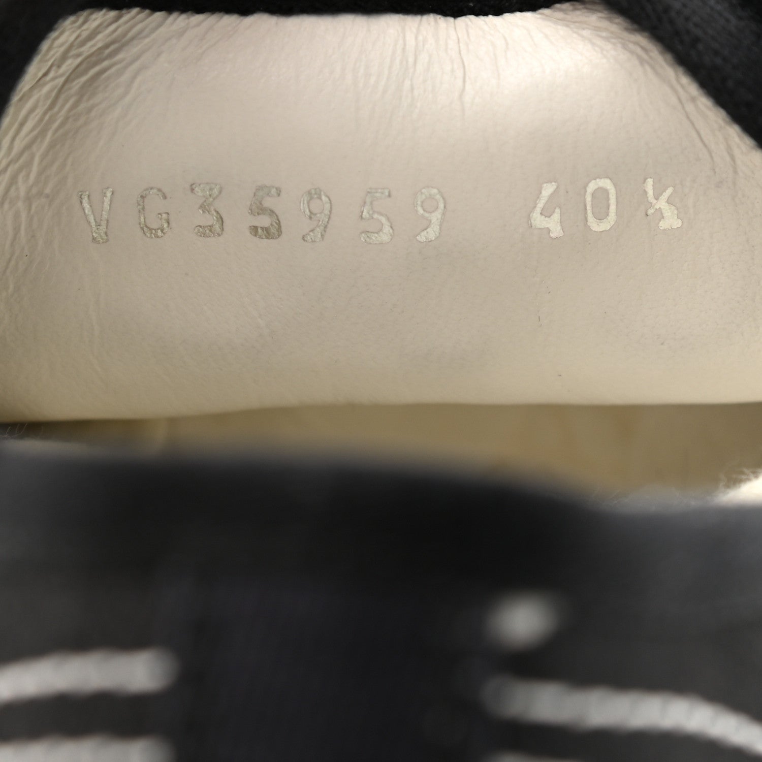 Chanel Printed Fabric Low Top Logo Sneakers 40.5 White Black 8 of 10