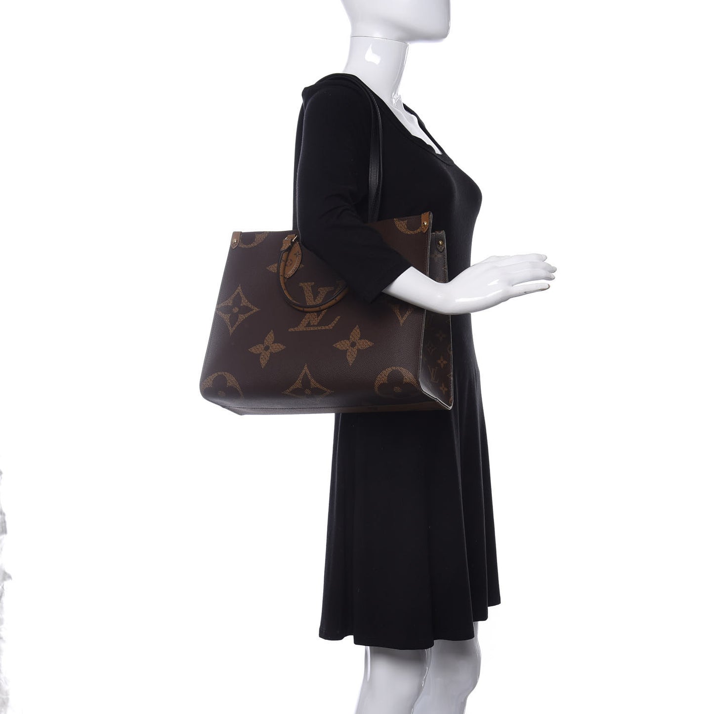 Reverse Monogram Giant Onthego MM