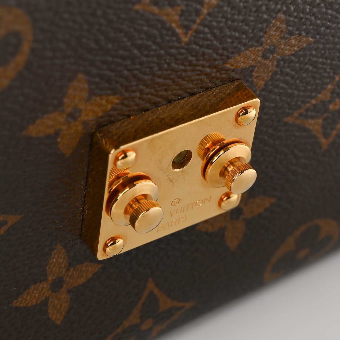 Monogram Pochette Metis