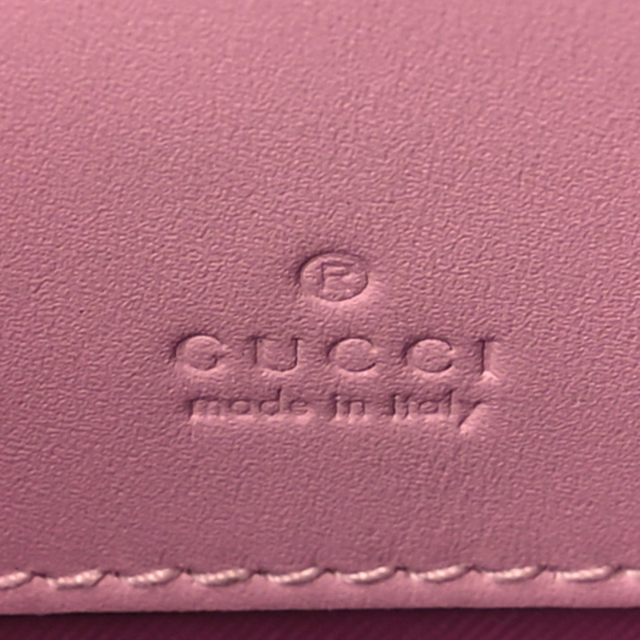 Gucci GG Supreme Monogram Strawberry Round Wrist Wallet 6 of 6