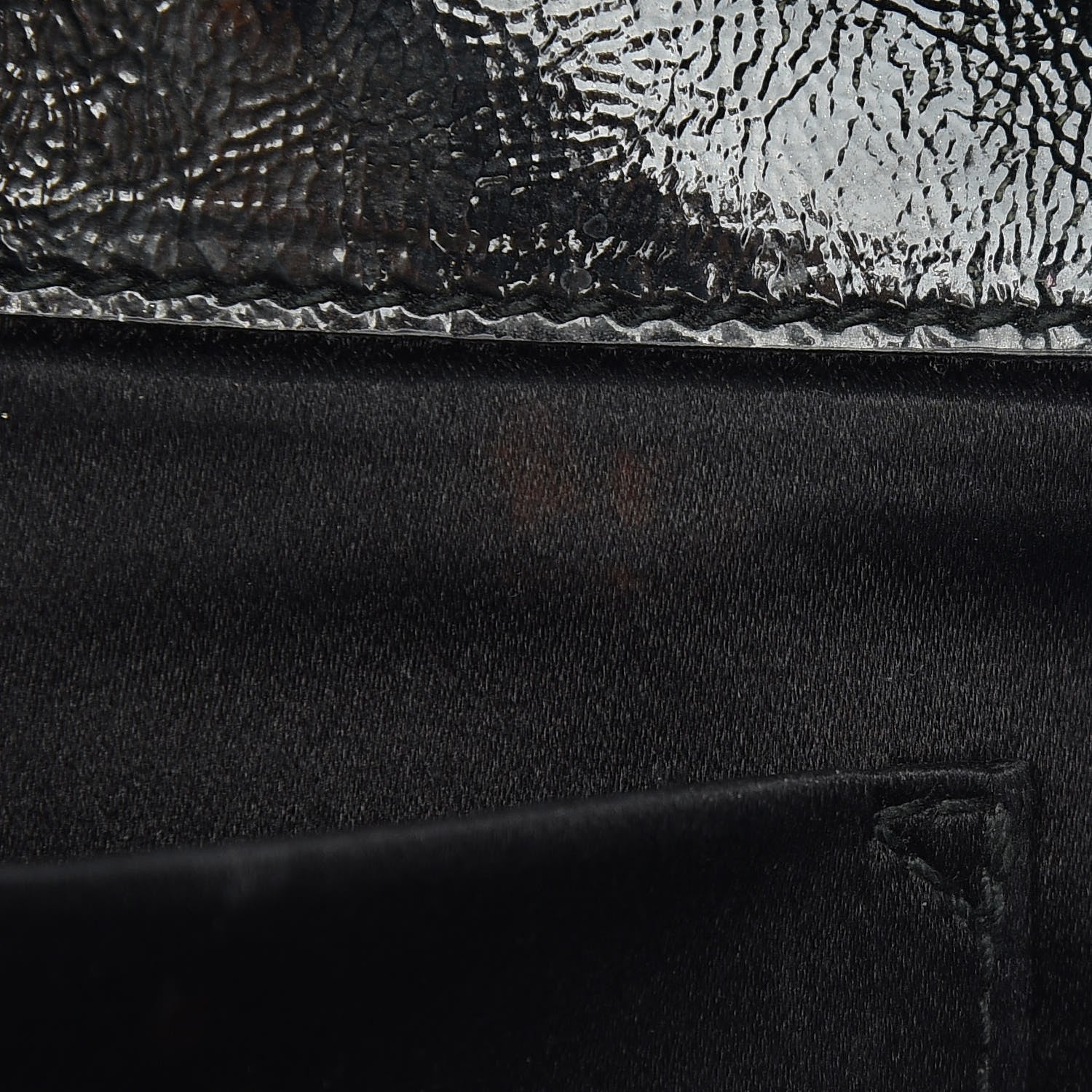 Saint Laurent Textured Patent Monogram Small Belle De Jour Clutch Black 11 of 12