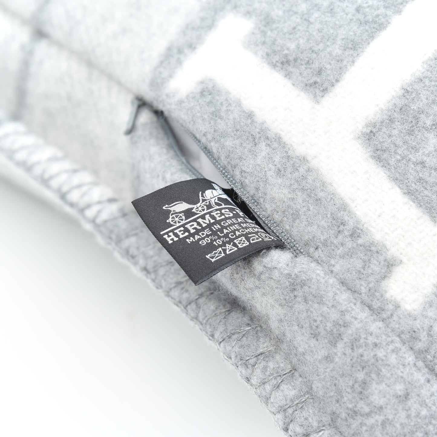 Wool Cashmere Avalon III Pillow PM Ecru Gris Clair
