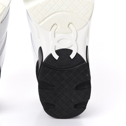 Chanel Calfskin Lambskin Womens CC Sneakers 40 White Black 9 of 9