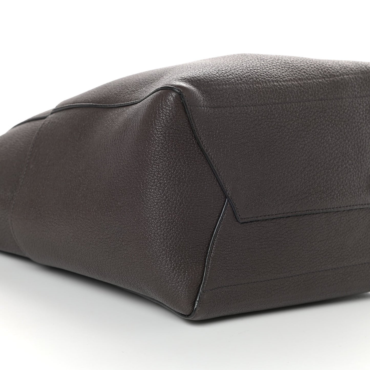 Soft Grained Calfskin Sangle Bucket Bag Ecorce