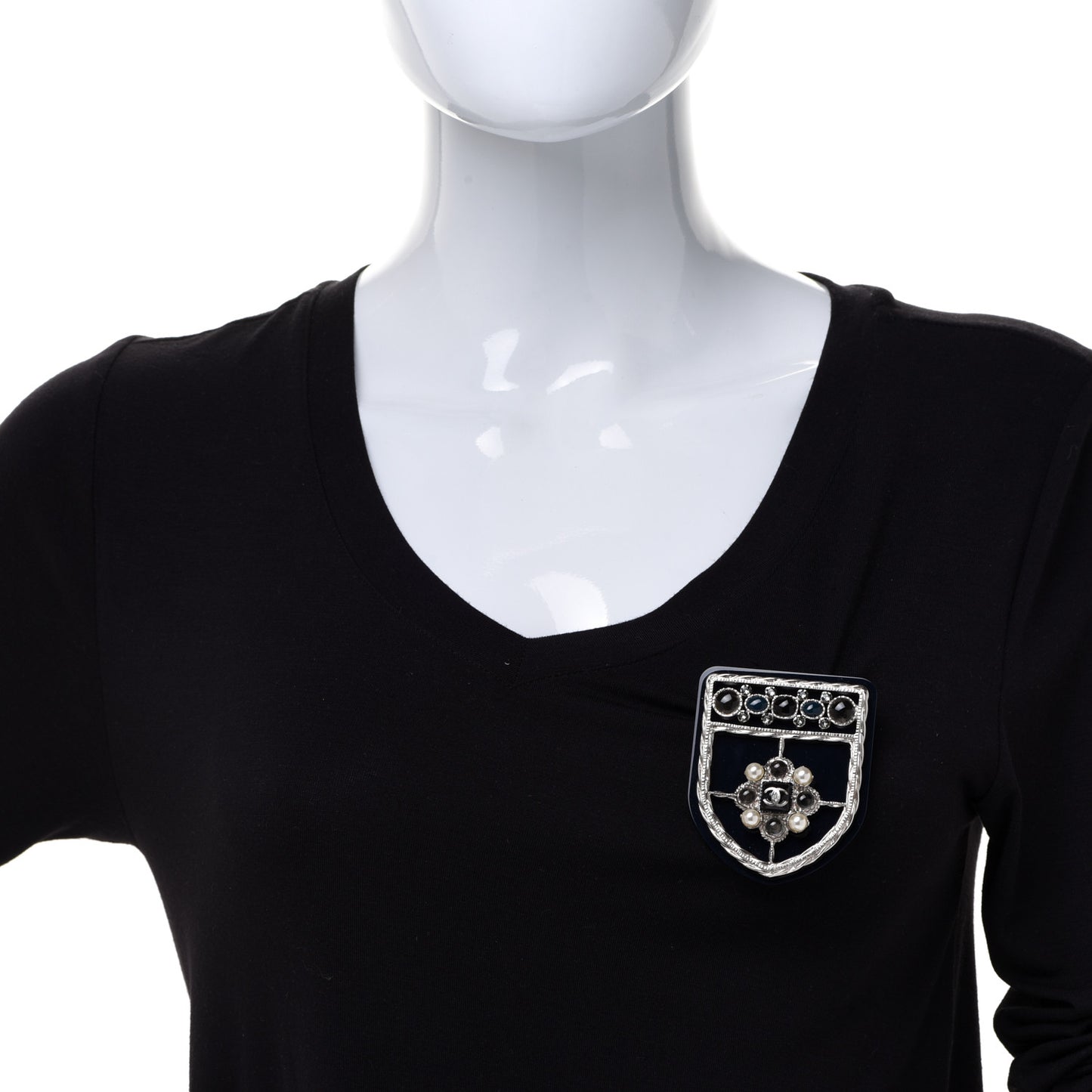 Resin Pearl CC Shield Brooch Black