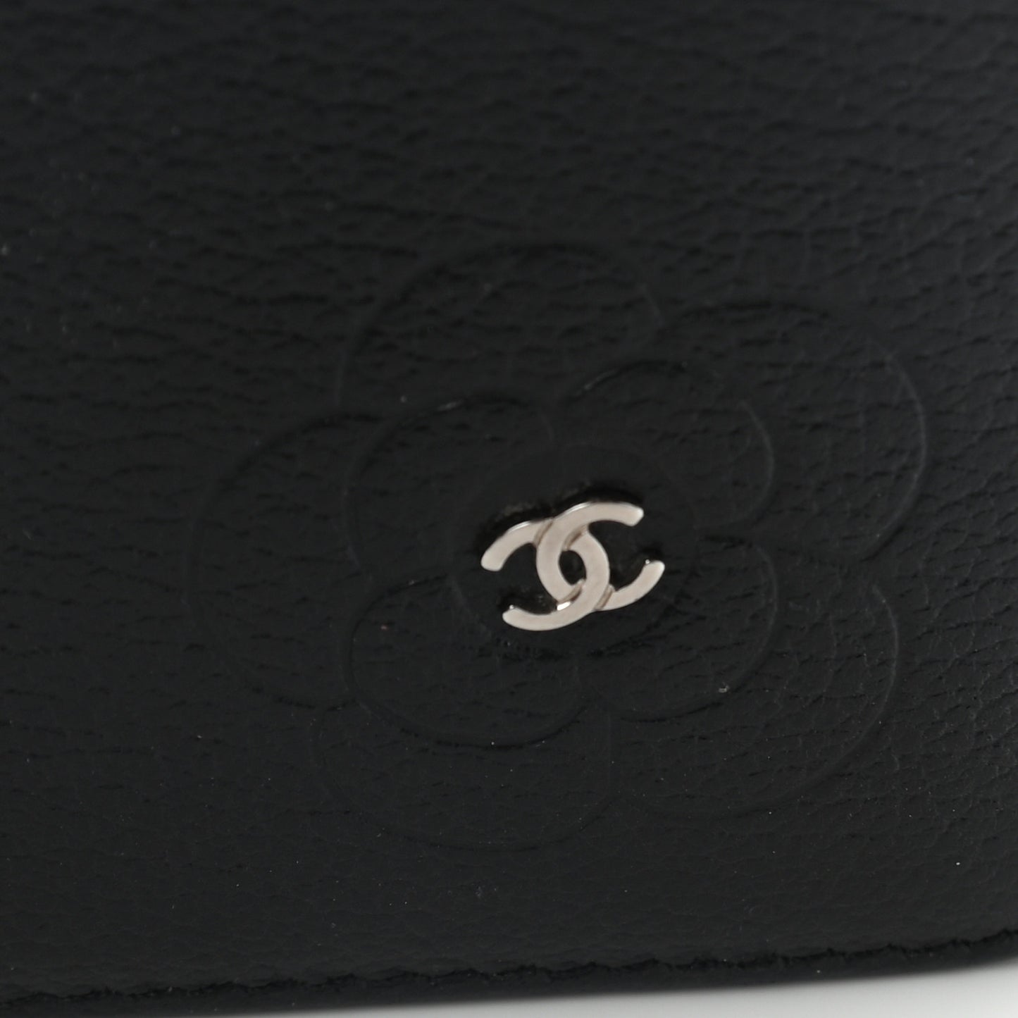Goatskin Camellia Embossed Yen Wallet Black
