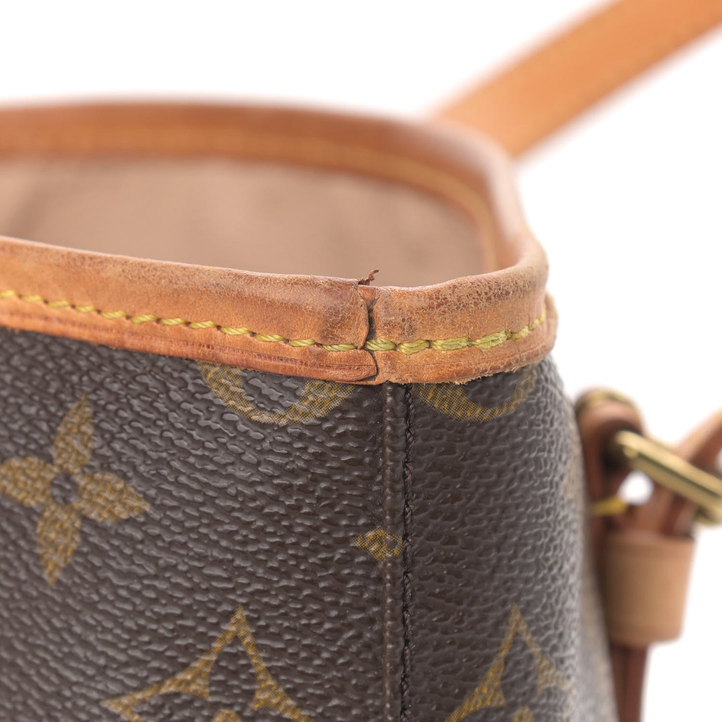 Monogram Petit Bucket 23