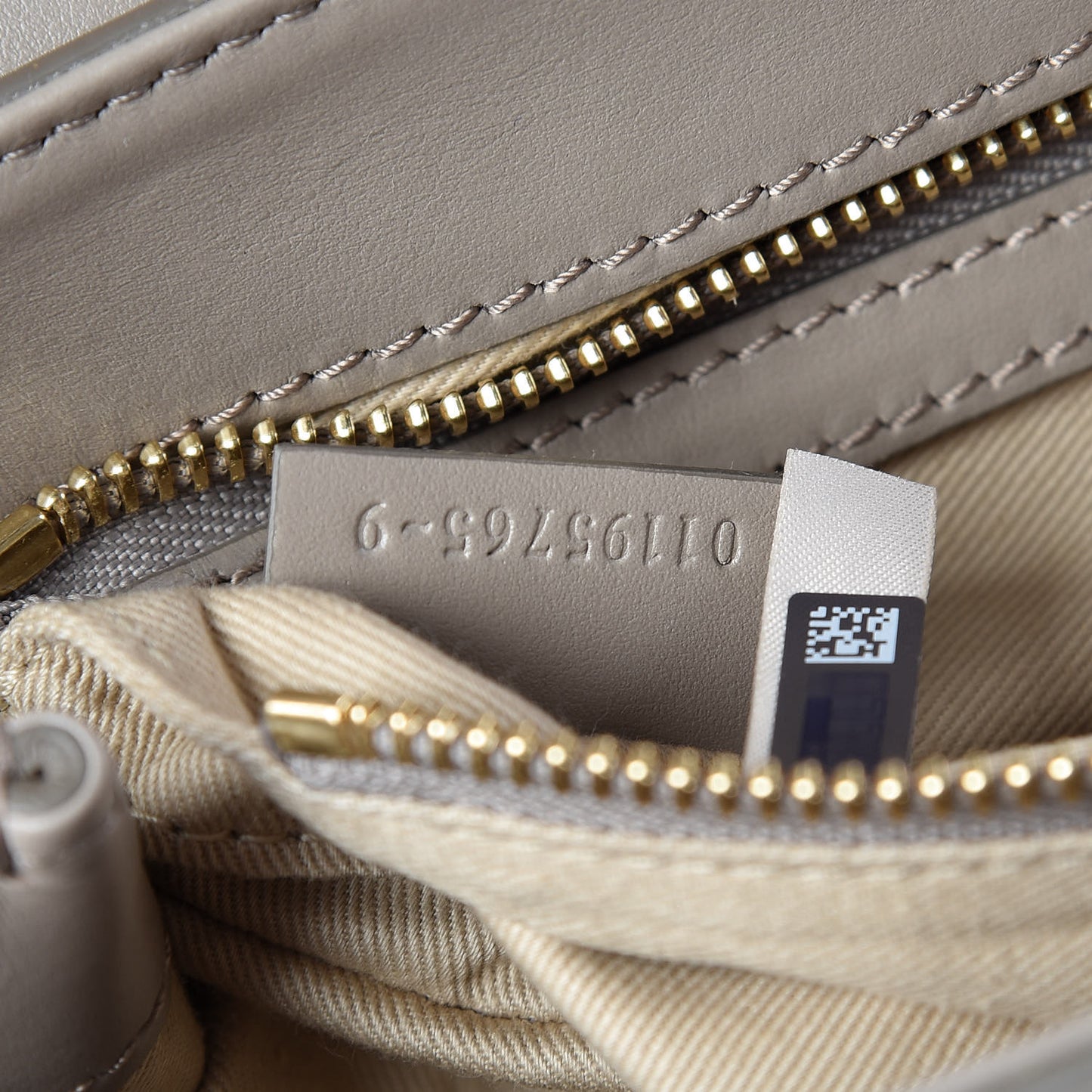 Calfskin Small C Double Carry Motty Grey