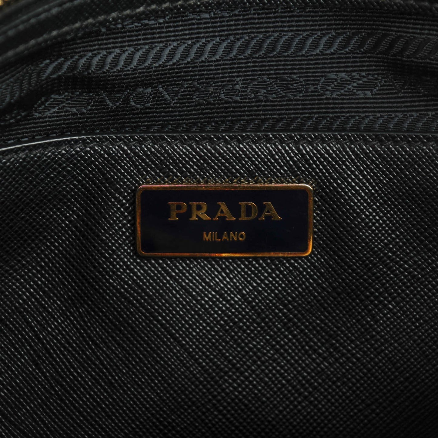 Saffiano Lux Medium Promenade Tote Black