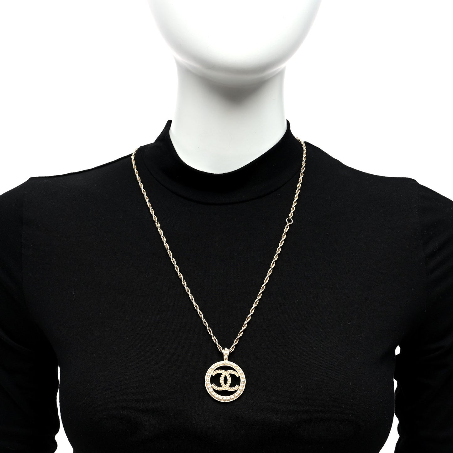 Pearl CC Round Pendant Necklace Gold