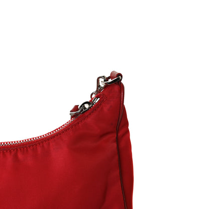 Prada Nylon Re-Edition 2005 Shoulder Bag Rosso 17 of 22