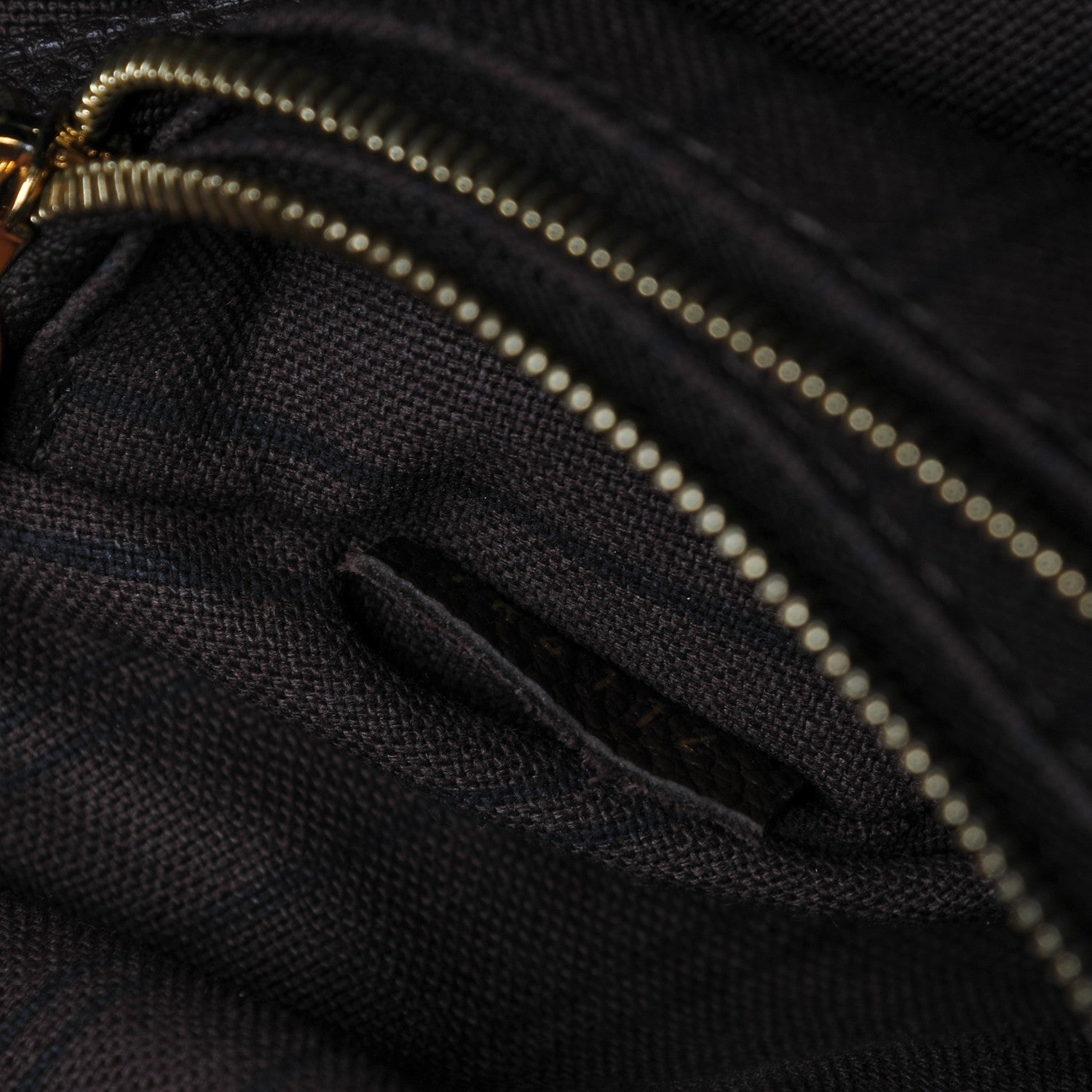 Louis Vuitton Empreinte Lumineuse PM Terre 8 of 9