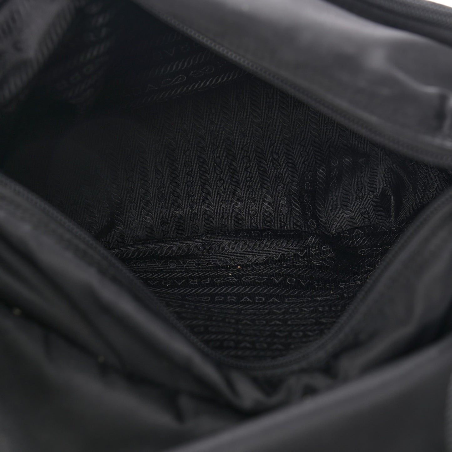 Tessuto Nylon Saffiano Messenger Bag Black