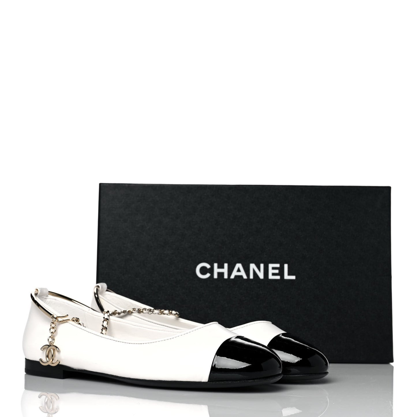 Lambskin Patent Calfskin Cap Toe Ankle Chain Ballerina Flats 37.5 White Black