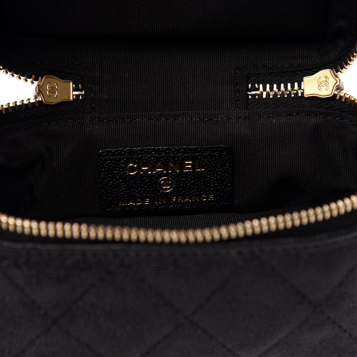 Caviar Quilted Mini Top Handle Vanity With Chain Black