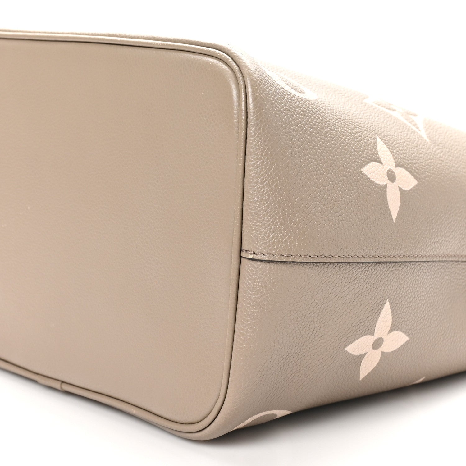 Louis Vuitton Empreinte Monogram Giant Neonoe MM Tourterelle Creme 10 of 10