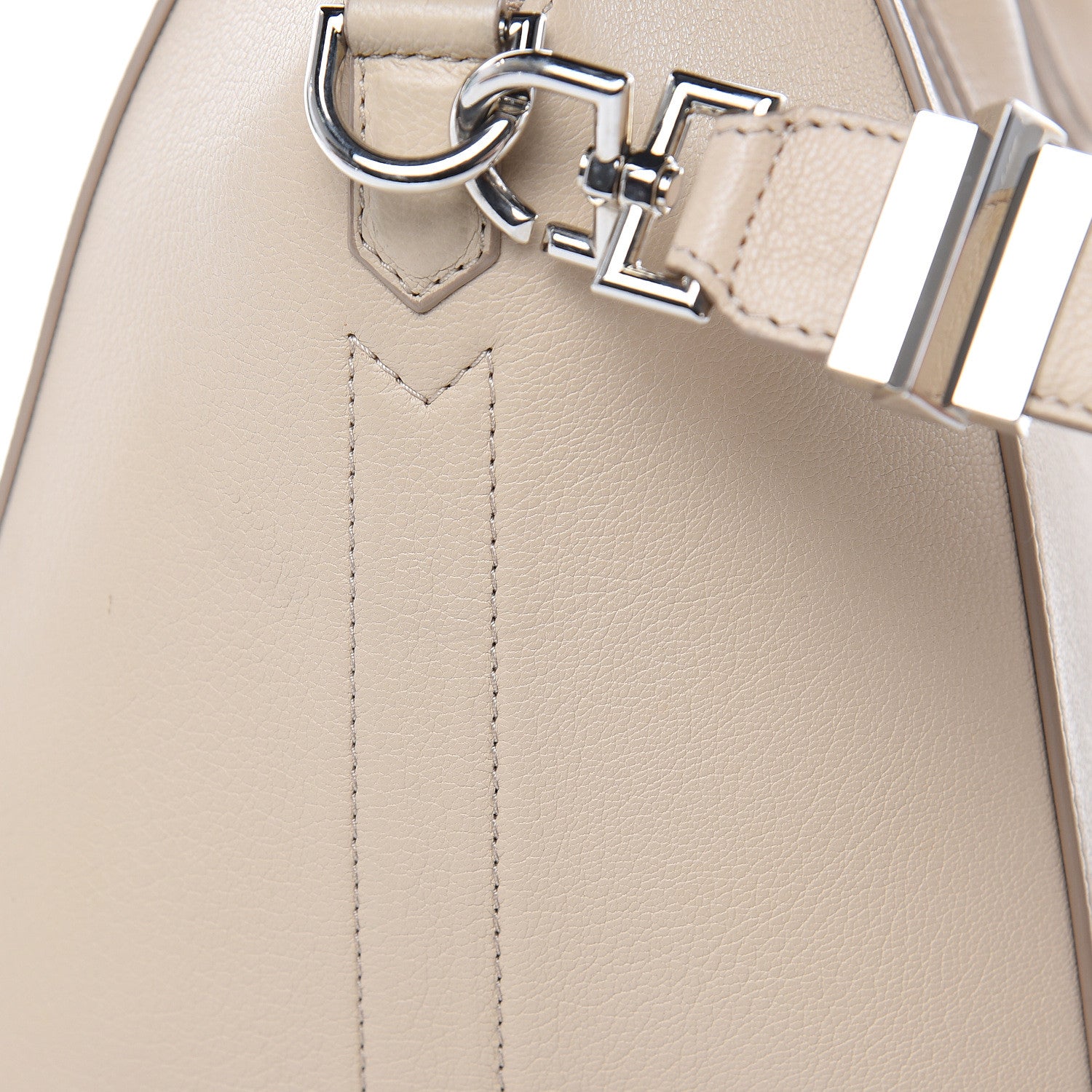 Givenchy Sugar Goatskin Medium Antigona Skin 15 of 18