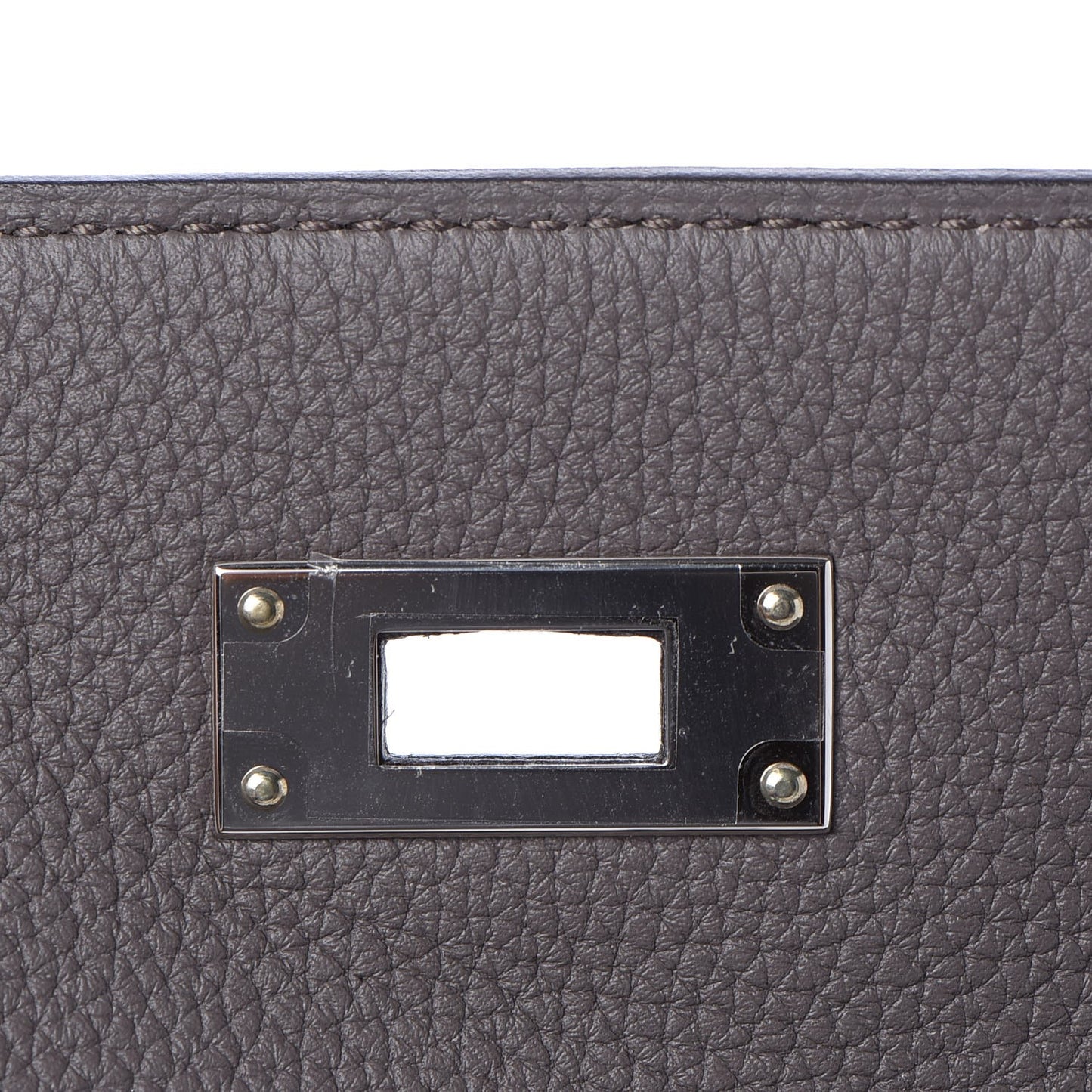 Togo Kelly Retourne 28 Etain