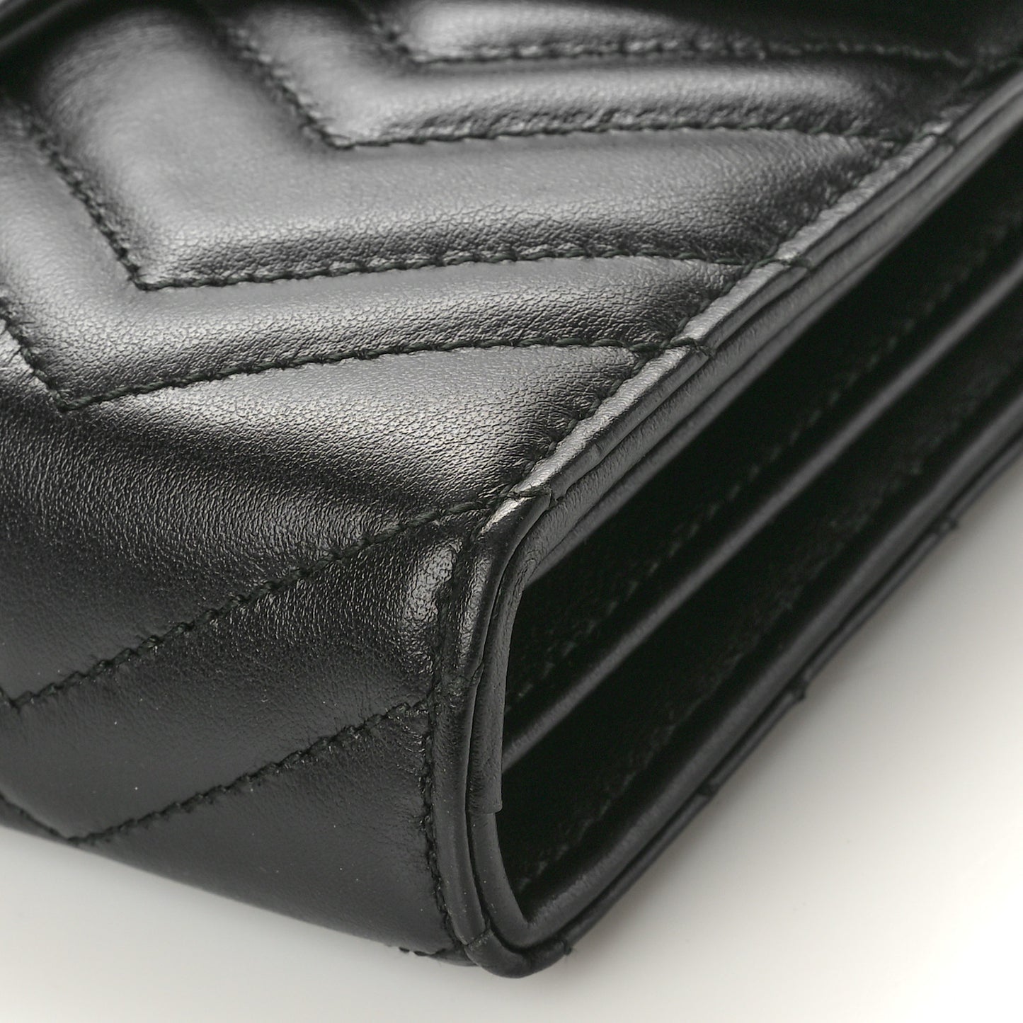 Calfskin Matelasse GG Marmont Chain Wallet Black