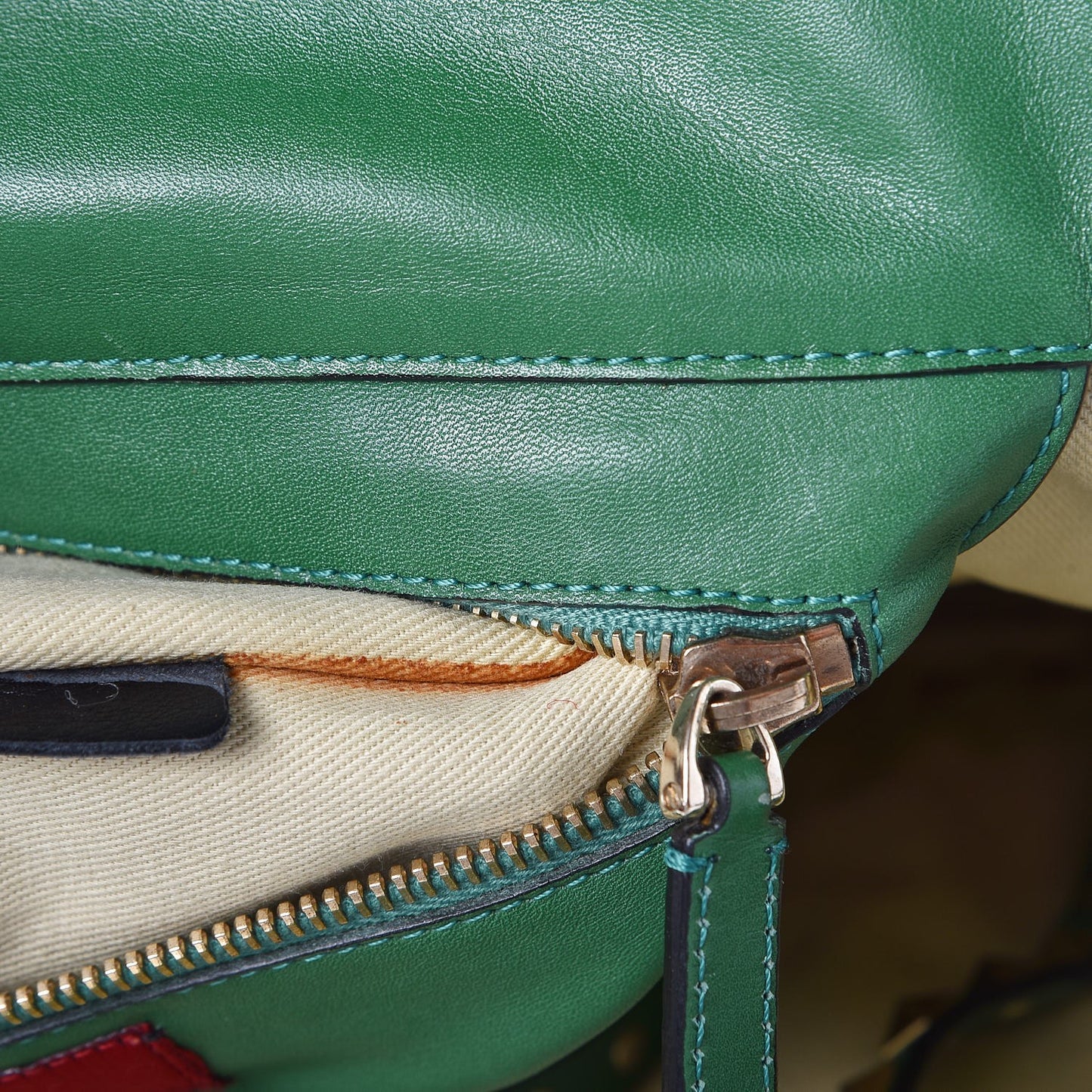 Vitello Medium Rockstud Tote Emerald