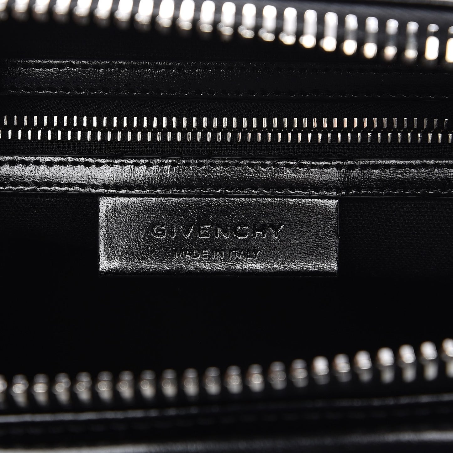 Shiny Lord Calfskin Small Antigona Black