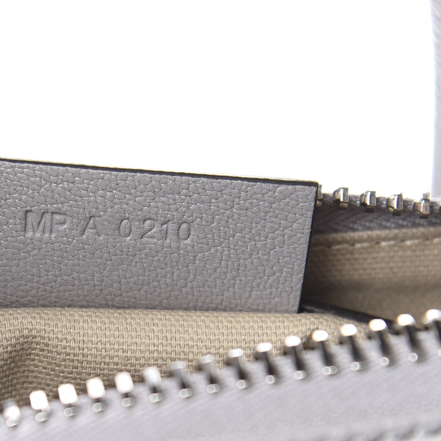 Givenchy Sugar Goatskin Small Antigona Pearl Grey 8 of 13