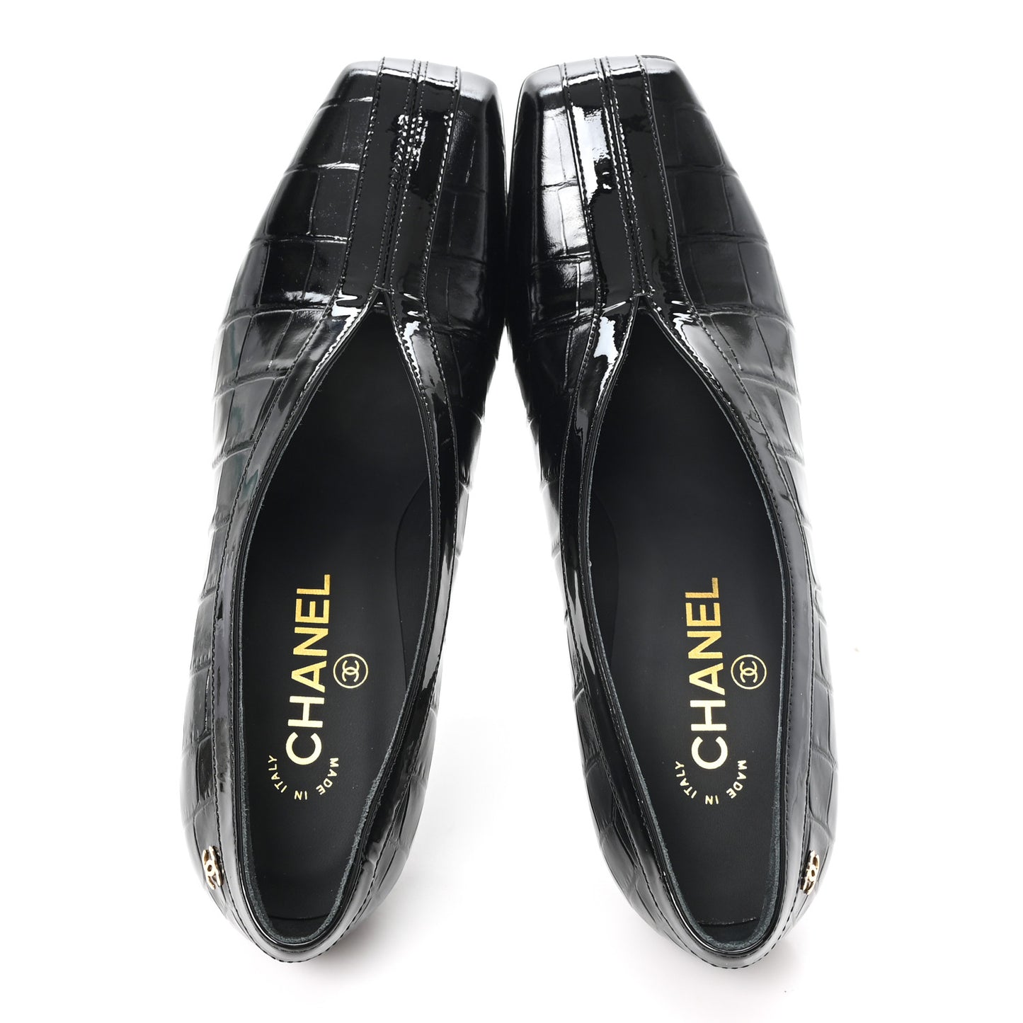 Crocodile Embossed Patent Calfskin Pumps 38 Black