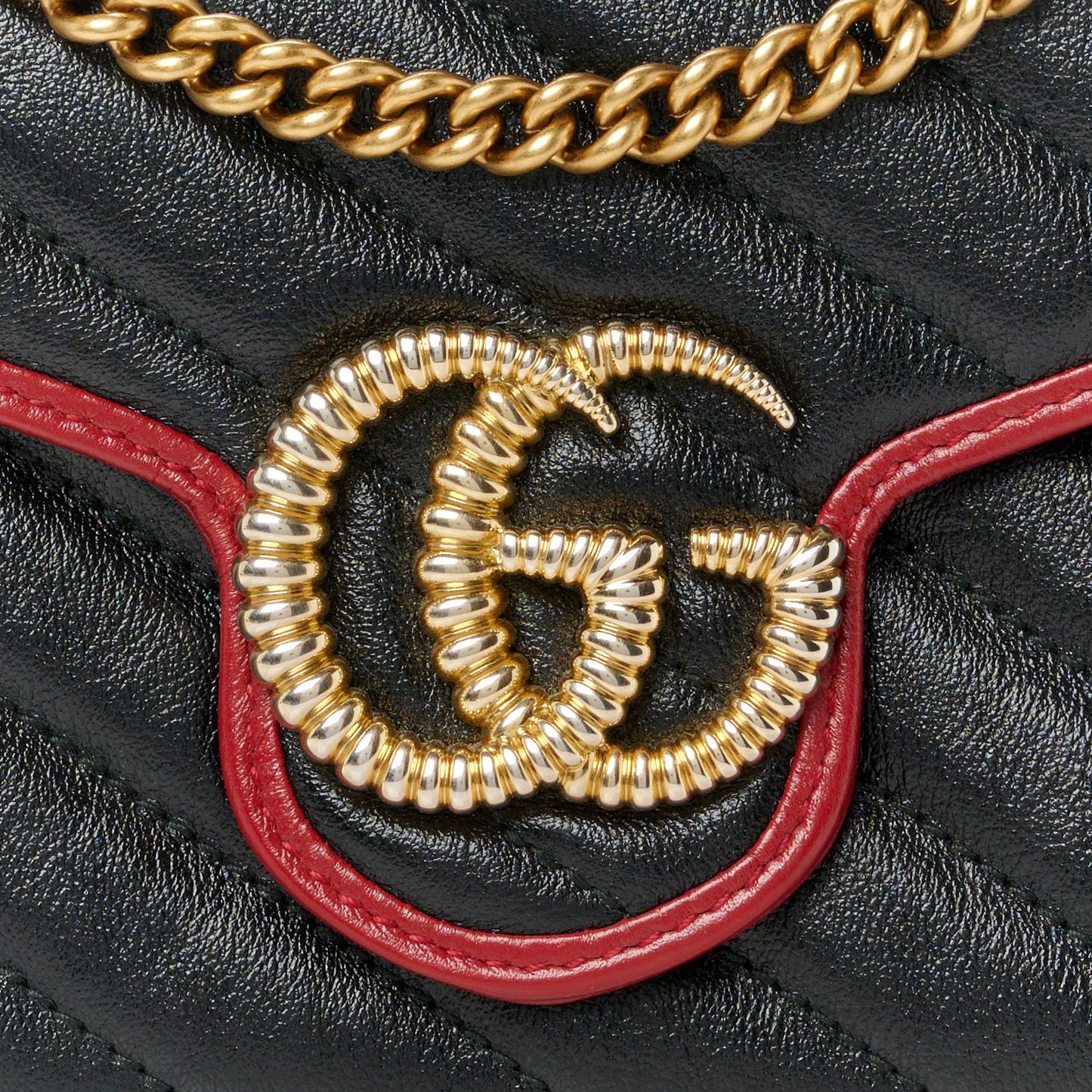 Vintage Effect Calfskin Matelasse Diagonal Torchon GG Marmont Chain Wallet Black Romantic Cherry