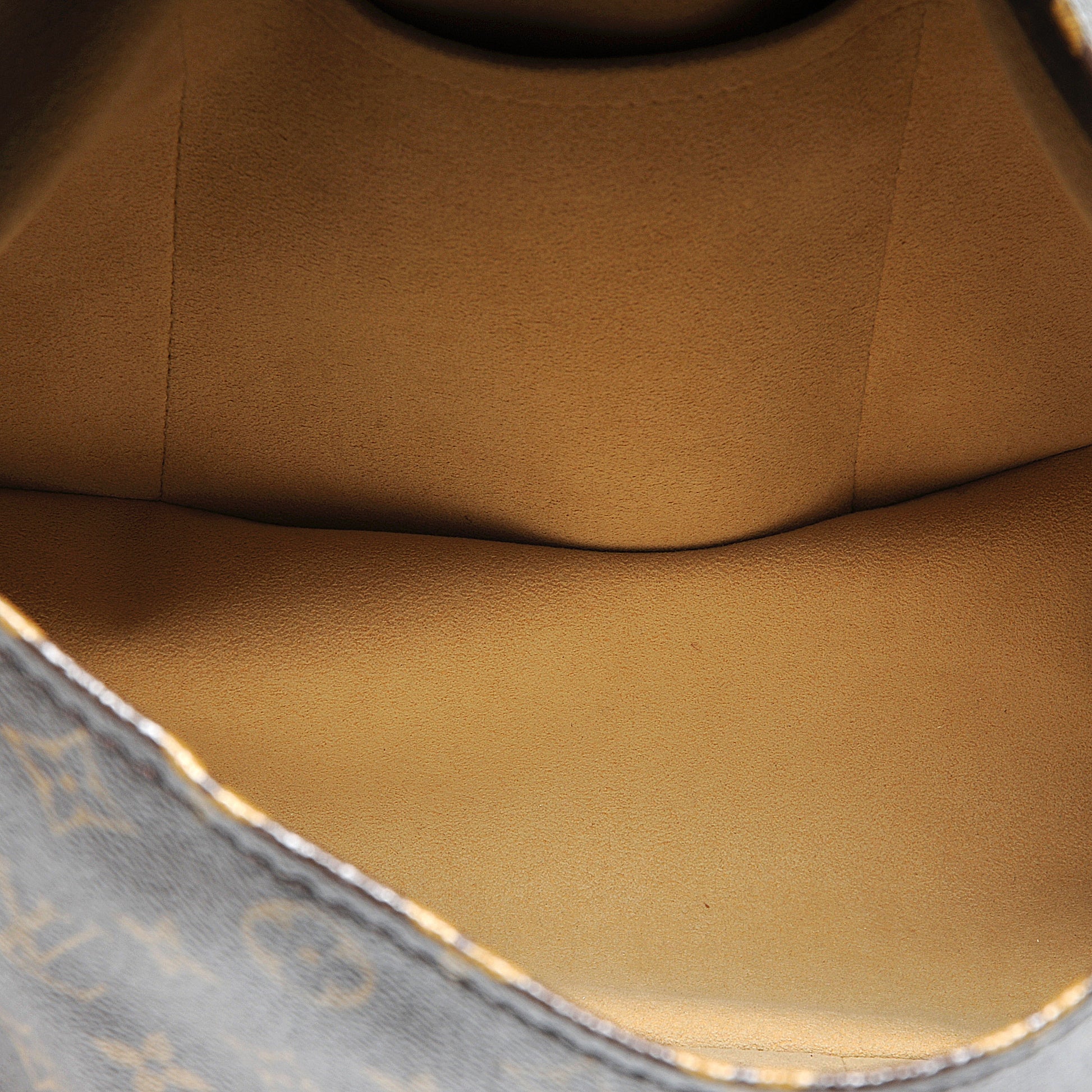 Louis Vuitton Monogram Artsy MM 7 of 7