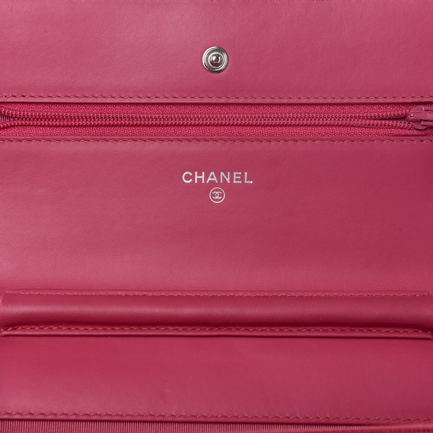 Patent Quilted Wallet On Chain WOC Pink