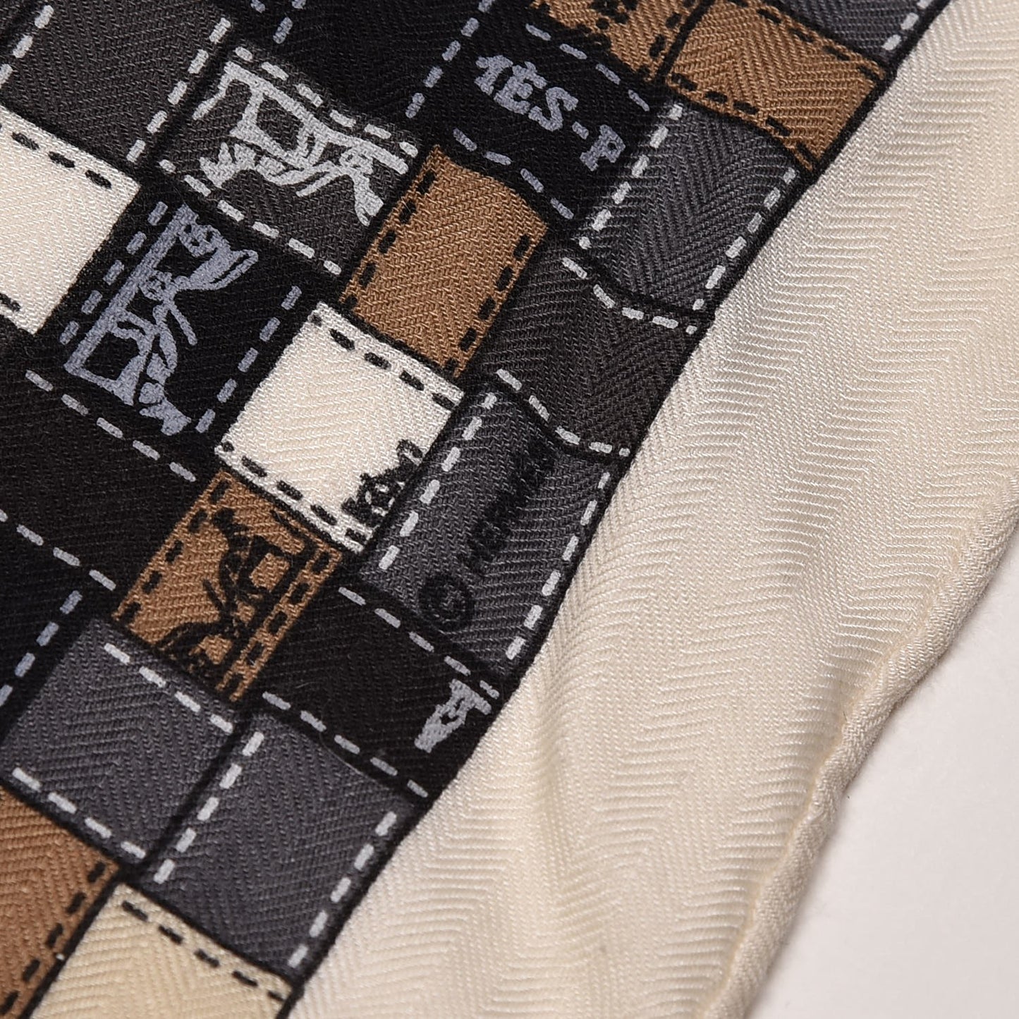 Cashmere Silk Bolduc Au Carre Shawl 140