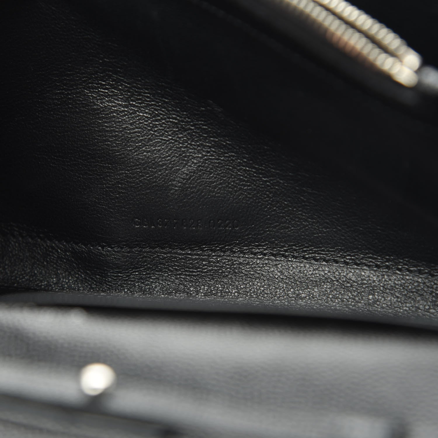 Saint Laurent Grain De Poudre Matelasse Chevron Monogram Chain Wallet Black 7 of 11