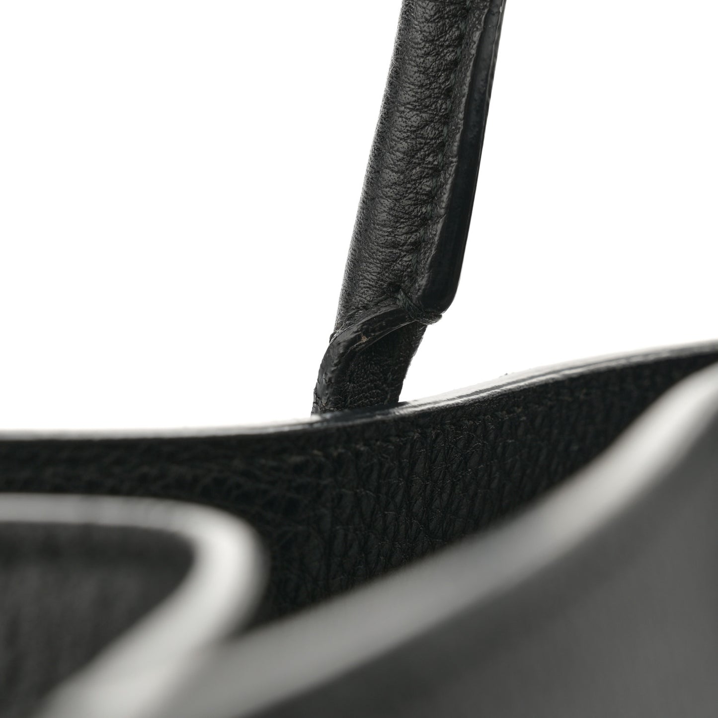 Grained Calfskin Silver Metallic Edge Hardware Papier A4 Tote Black