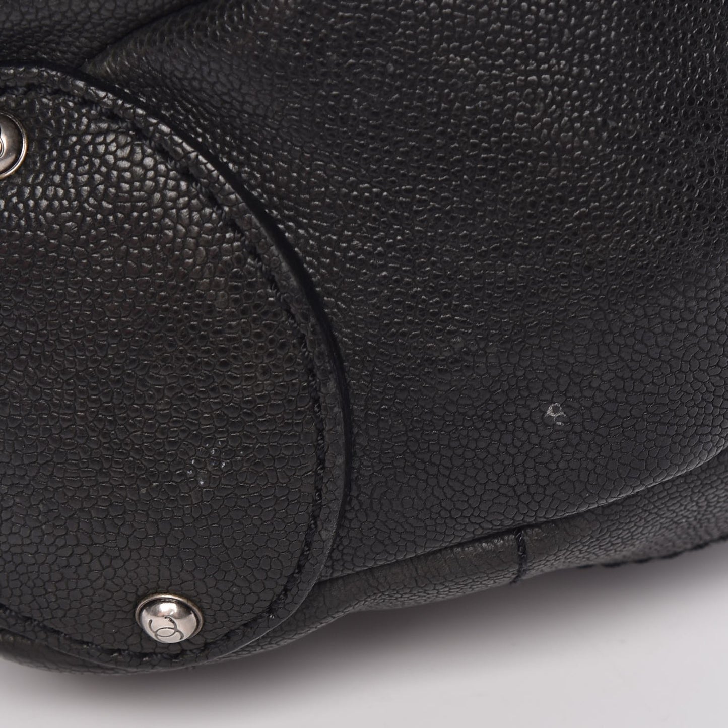 Caviar Stitched Outdoor Ligne Hobo Black