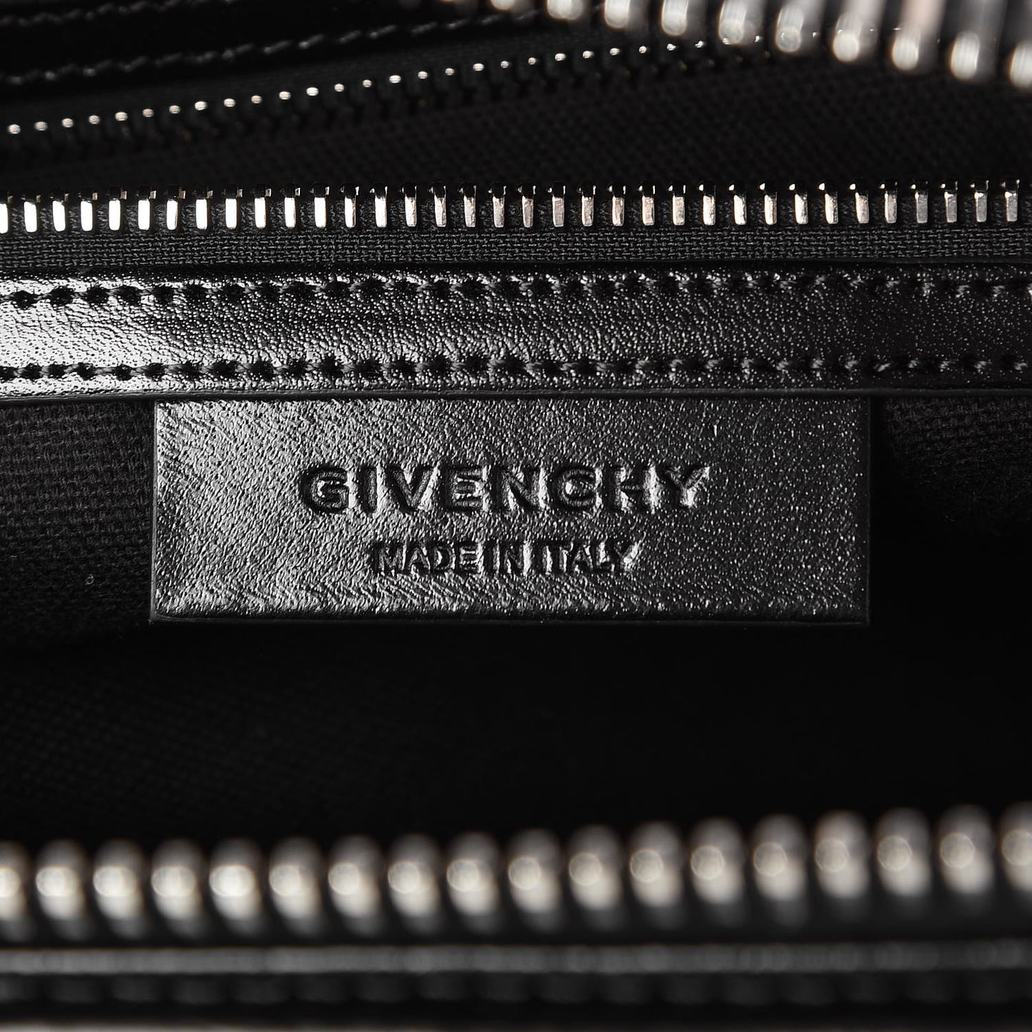 Shiny Lord Calfskin Small Antigona Black