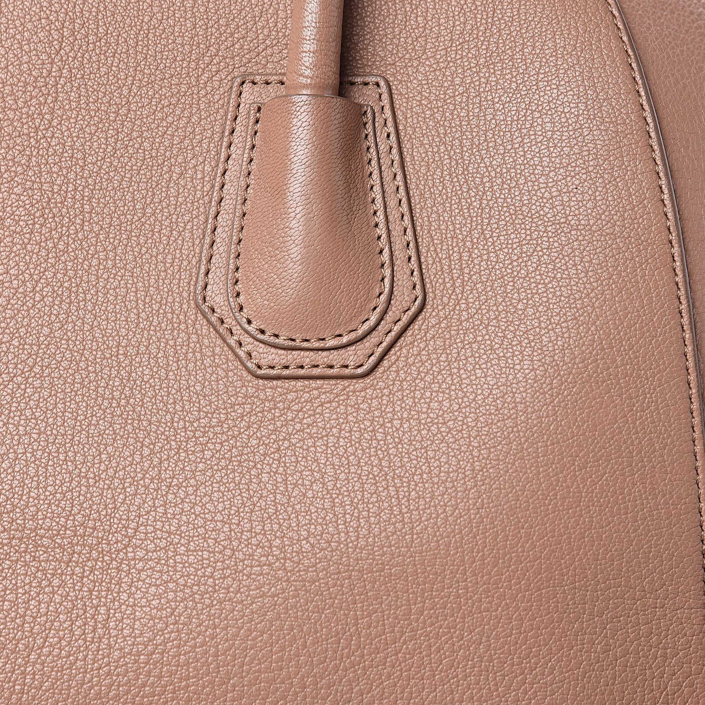 Sugar Goatskin Medium Antigona Medium Beige