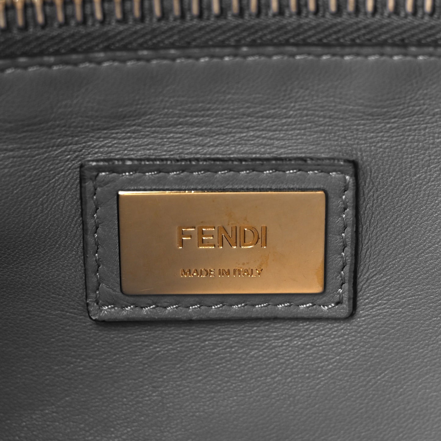 Vitello Morgan Shiny Nappa Medium Peekaboo Iconic Satchel Cuoio Piombo