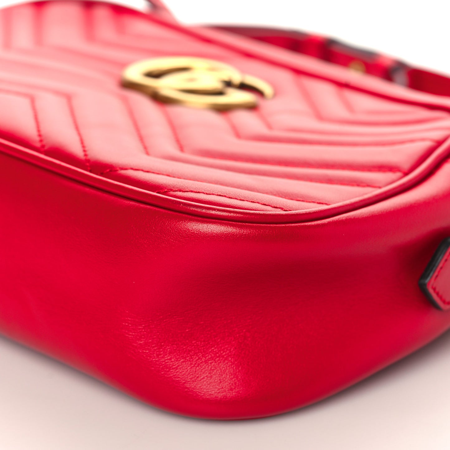 Calfskin Matelasse Small GG Marmont Chain Shoulder Bag Hibiscus Red
