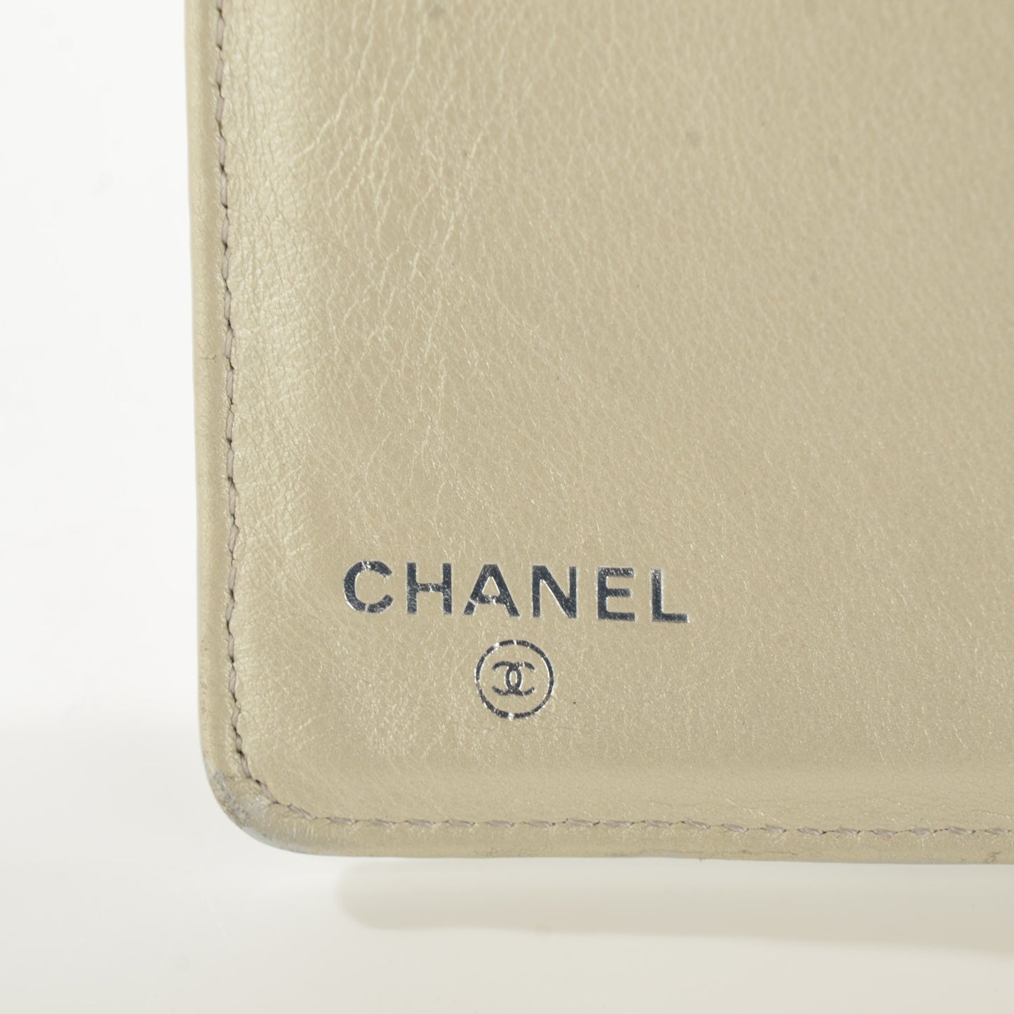 Caviar Sevruga Yen Wallet Pearl