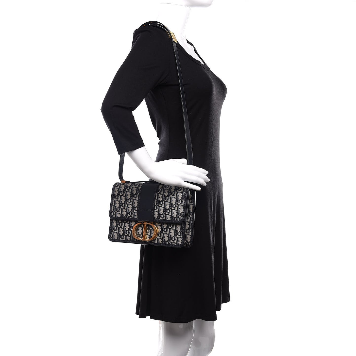 Oblique 30 Montaigne Flap Bag Blue