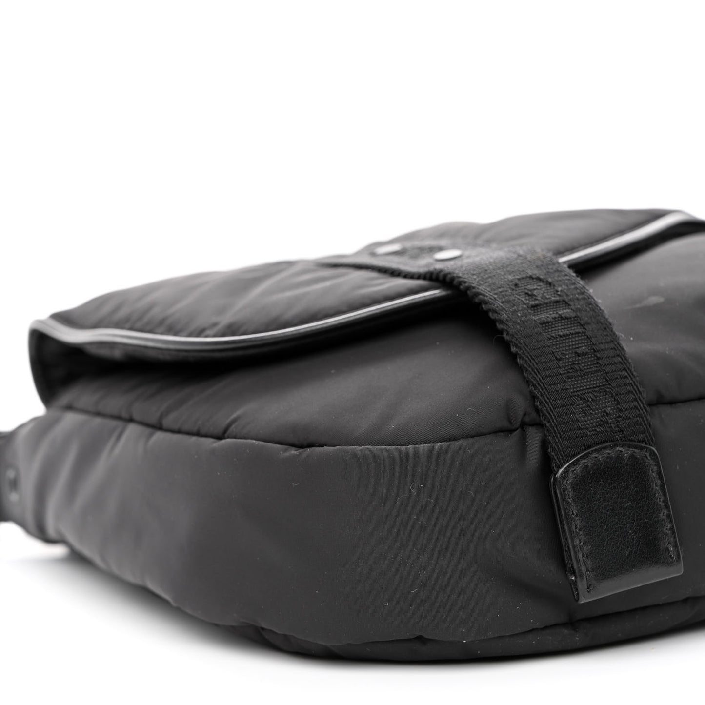 HOMME Nylon Saddle Messenger Bag Black