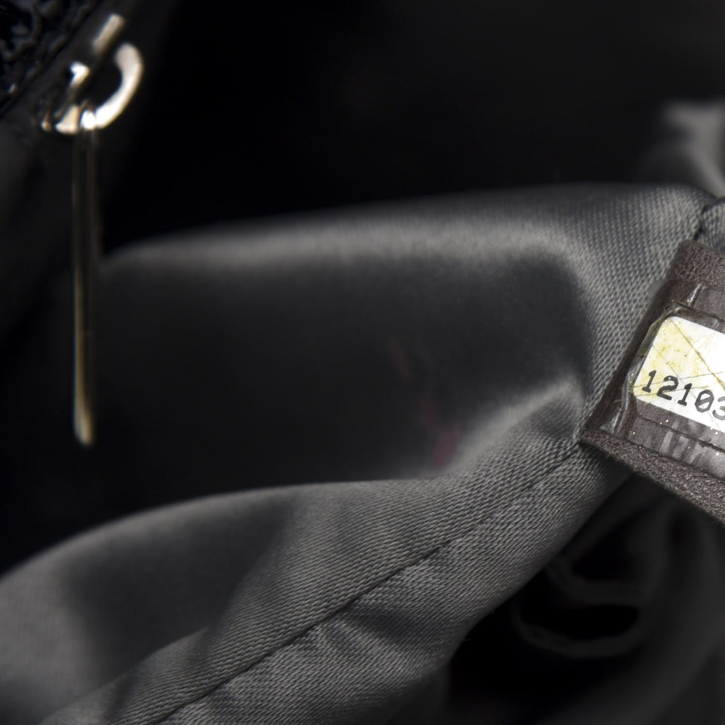 Crinkled Patent Modern Chain Flap Black