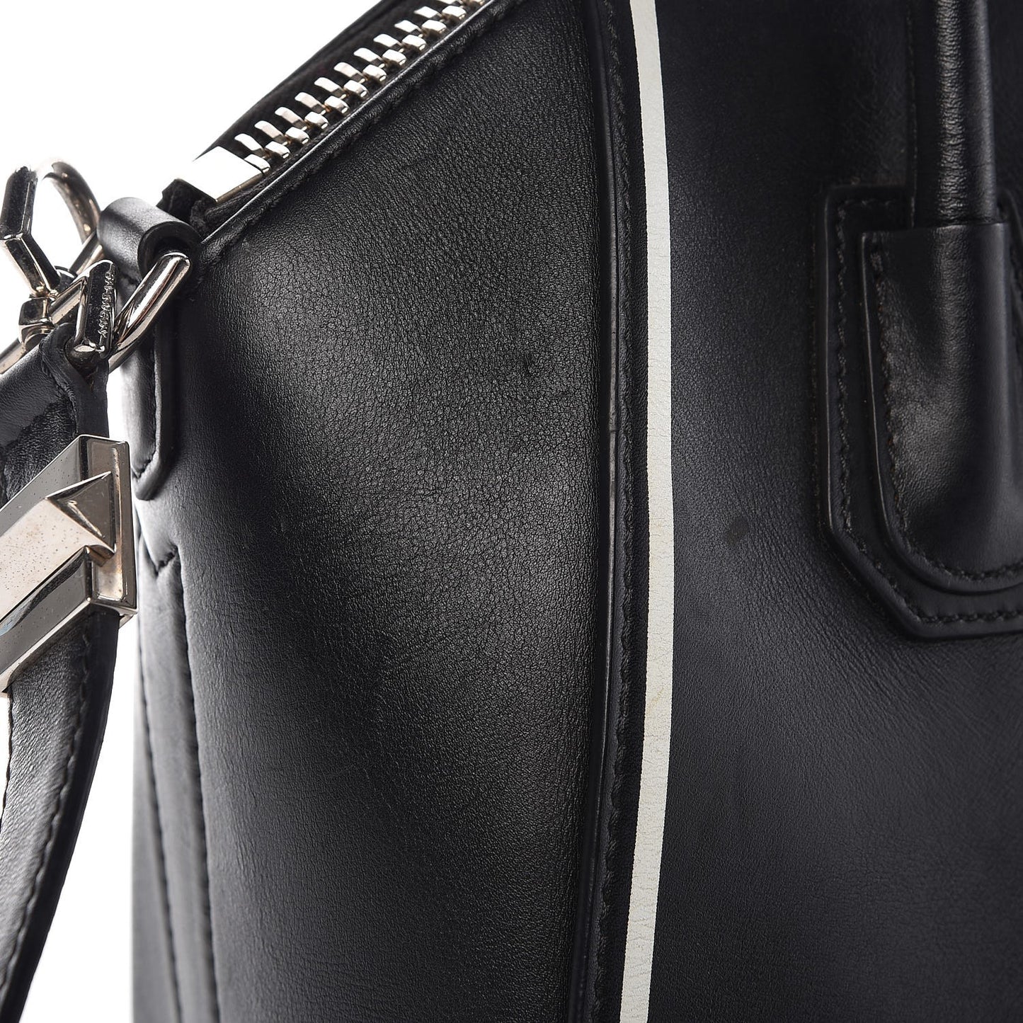 Calfskin Small Contrasted Frame Antigona Black