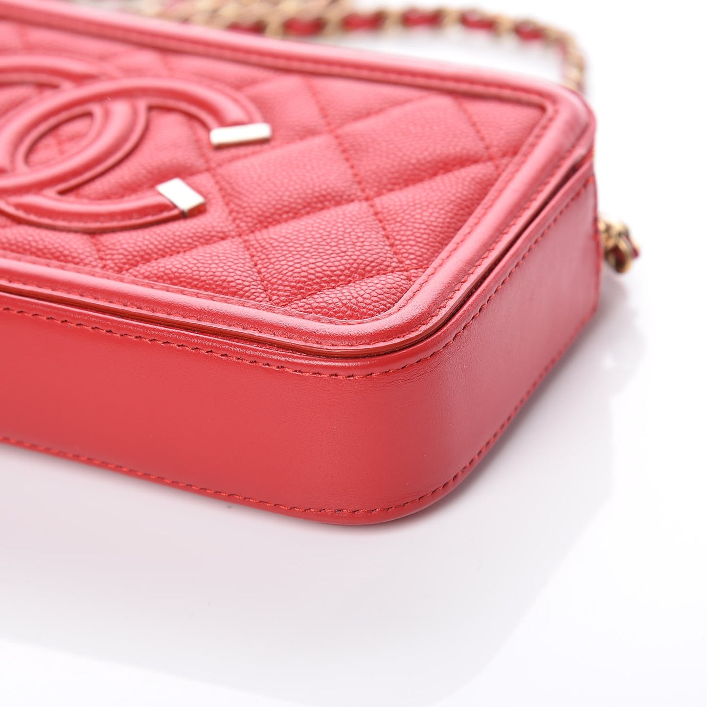 Caviar Quilted CC Filigree Clutch With Chain Red