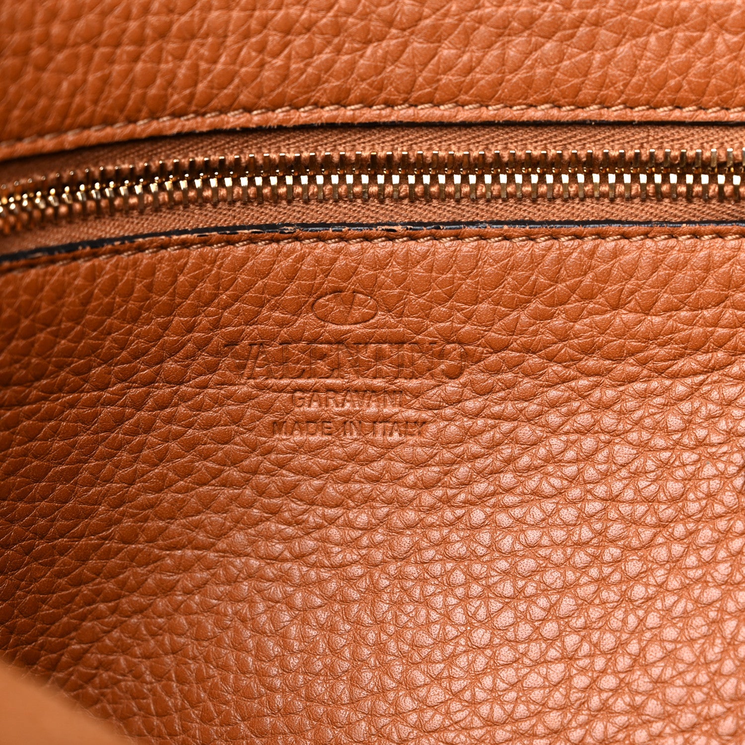 Valentino Garavani Pebbled Calfskin Small Rockstud Flip-Lock Messenger Bag Light Cuir 6 of 15