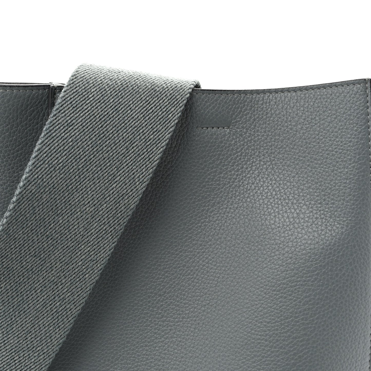 Soft Grained Calfskin Small Sangle Bucket Bag Cloud